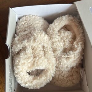 NWT UGG Sherpa Cream Colored Baby Booties